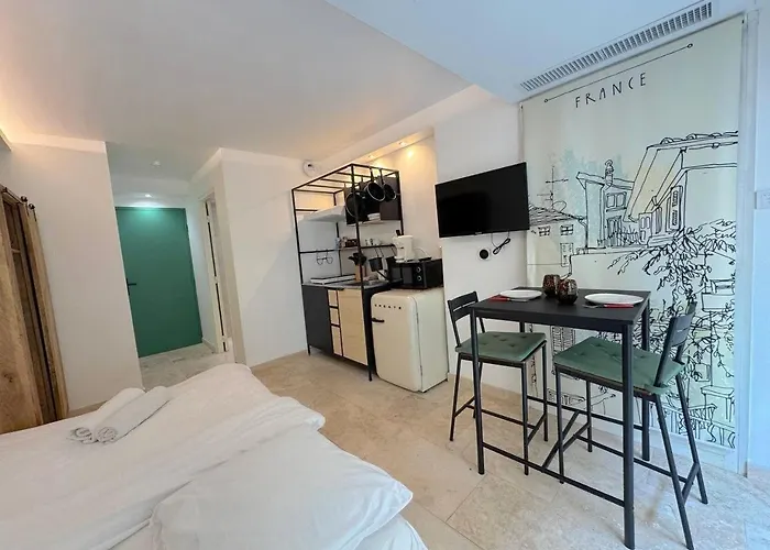 アパート ⁂ Vieux-nice Climatise: Charme Commodites ニース