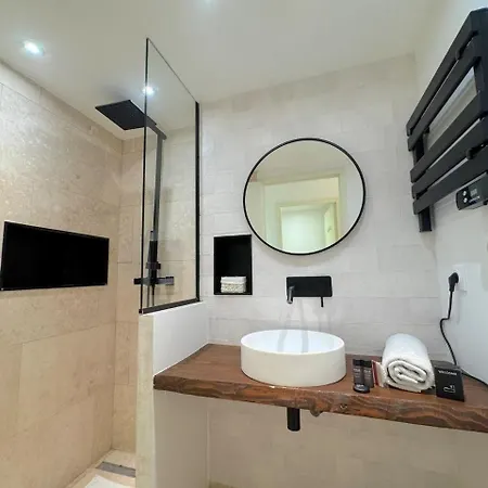 Vieux-nice Climatise: Charme Commodites Apartamento Niza
