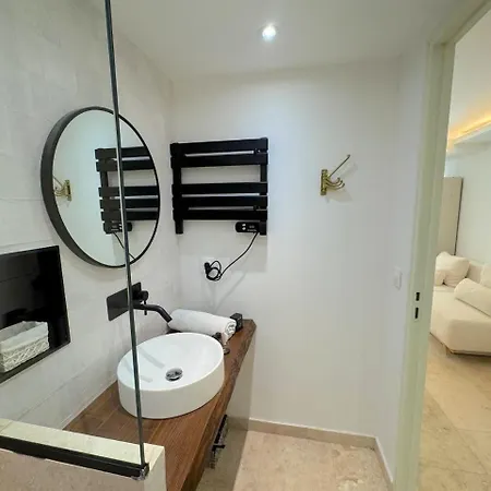 Apartman ⁂ Vieux-nice Climatise: Charme Commodites *