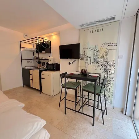 公寓 Vieux-nice Climatise: Charme Commodites