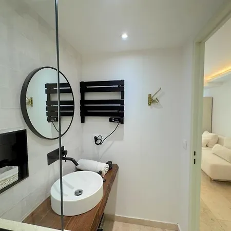 ⁂ Vieux-nice Climatise: Charme Commodites *