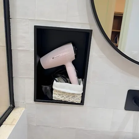 ⁂ Vieux-nice Climatise: Charme Commodites