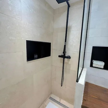 ⁂ Vieux-nice Climatise: Charme Commodites *