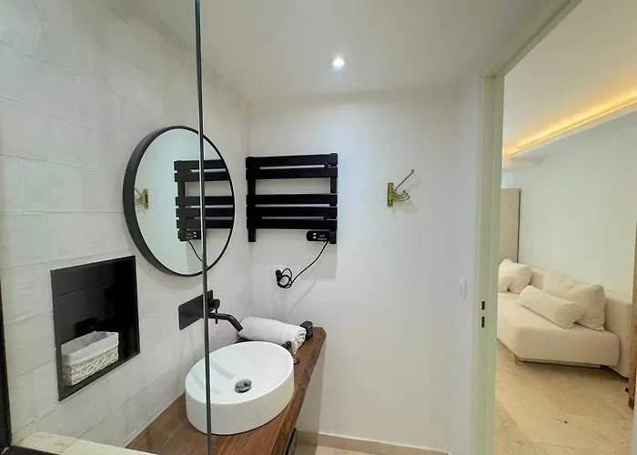 ⁂ Vieux-nice Climatise: Charme Commodites *