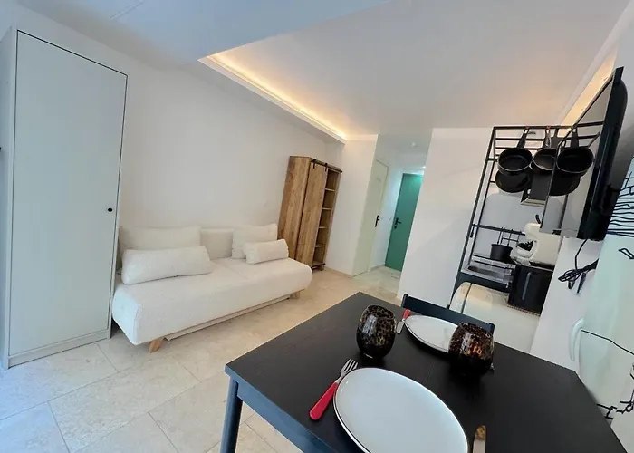 Apartmán ⁂ Vieux-nice Climatise: Charme Commodites