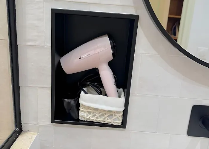 ⁂ Vieux-nice Climatise: Charme Commodites